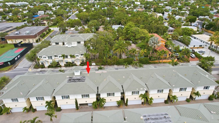 Nestled in the vibrant heart of Lake Worth Beach, this spacious - photo 33