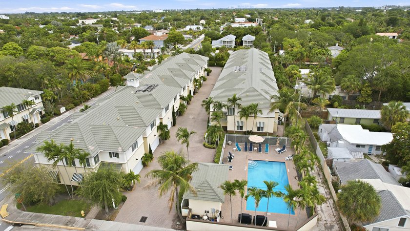 Nestled in the vibrant heart of Lake Worth Beach, this spacious - photo 35