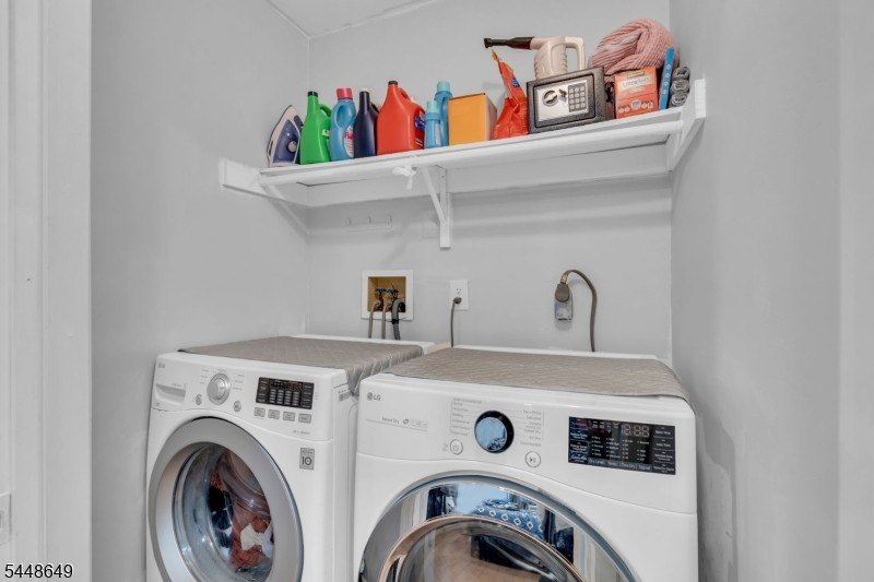 Welcome to this beautifully maintained, 2-bedroom, 1-bath - photo 10