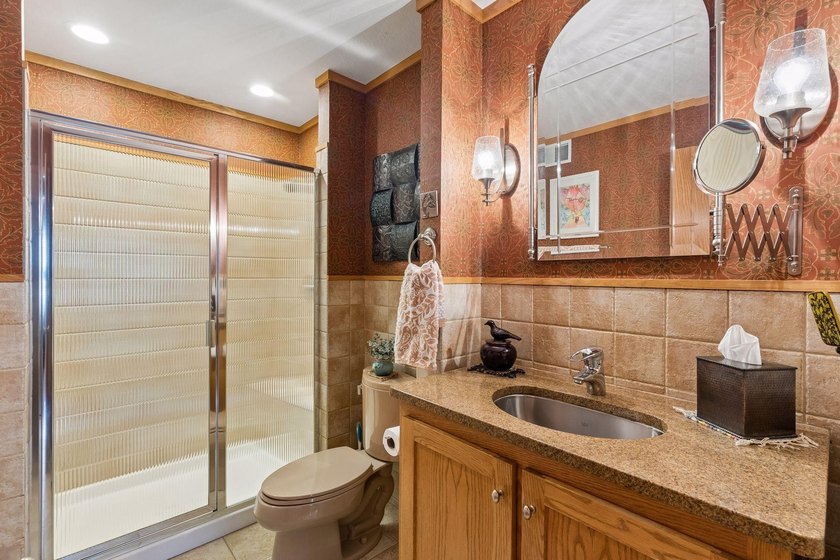 SEE 3D VIRTUAL TOUR &amp; FLOOR PLAN. PRAIRIE SCHOOL HOME BUILT BY - photo 25