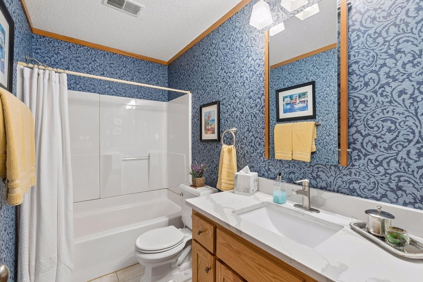 SEE 3D VIRTUAL TOUR &amp; FLOOR PLAN. PRAIRIE SCHOOL HOME BUILT BY - photo 40