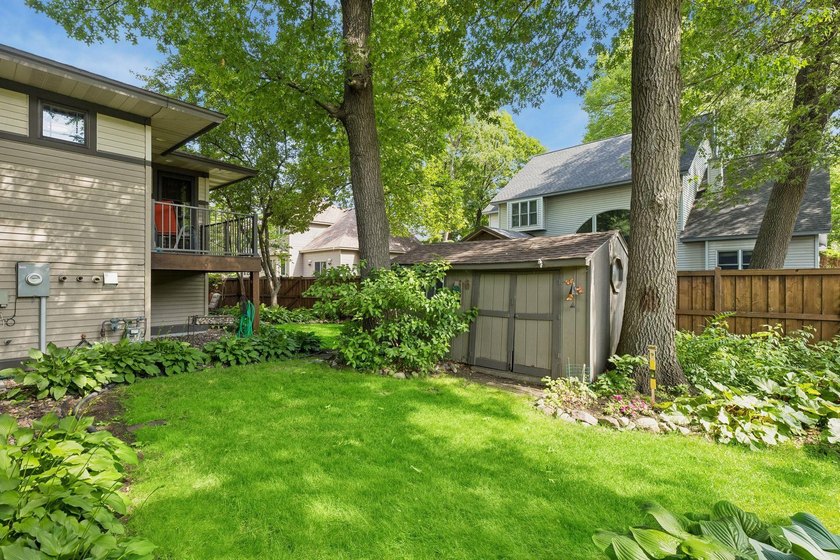 SEE 3D VIRTUAL TOUR &amp; FLOOR PLAN. PRAIRIE SCHOOL HOME BUILT BY - photo 46