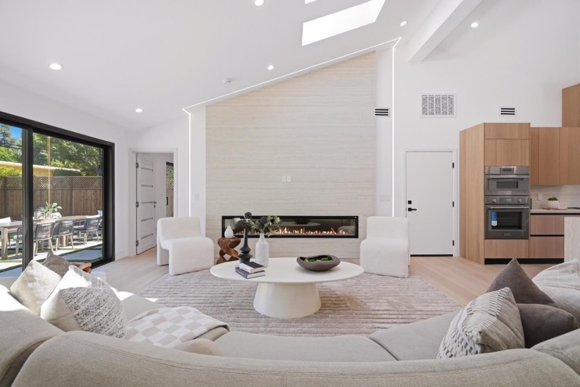 Stunning Fully Reimagined Luxury Residence in One of Los Altos - photo 14