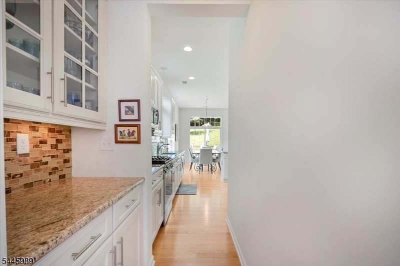 Welcome to a true GEM! Beautifully maintained colonial w/apprx - photo 6
