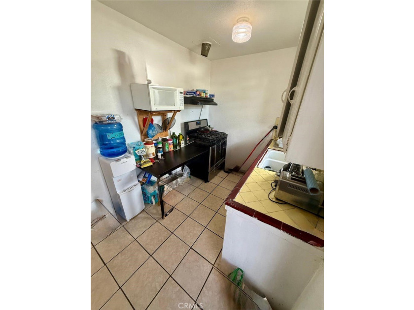 Welcome to this charming TRIPLEX located at 1405 Lagoon Ave in - photo 15