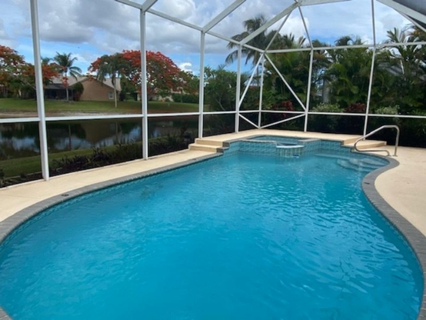 Beautiful 4-bedroom, 2.5-bath two-story lakefront home with a - photo 2