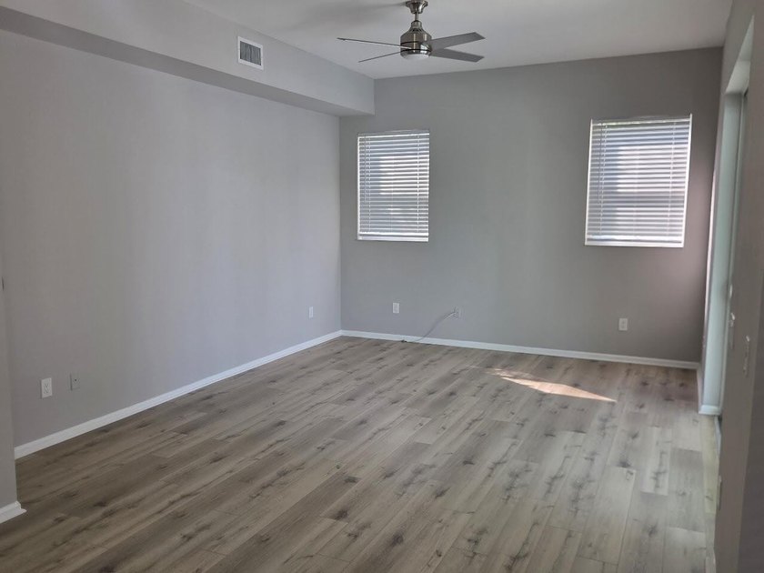 Beautiful 4-bedroom, 2.5-bath two-story lakefront home with a - photo 8