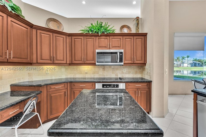 Welcome to Weston Hills-Weston's most coveted community-where - photo 8