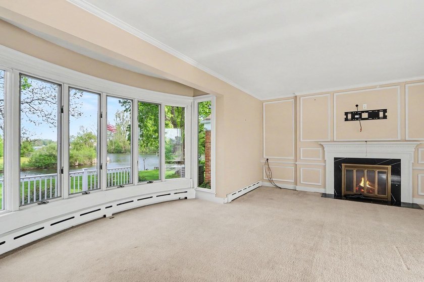 One of the most iconic Lakefront homes on Lake of the Woods in - photo 11