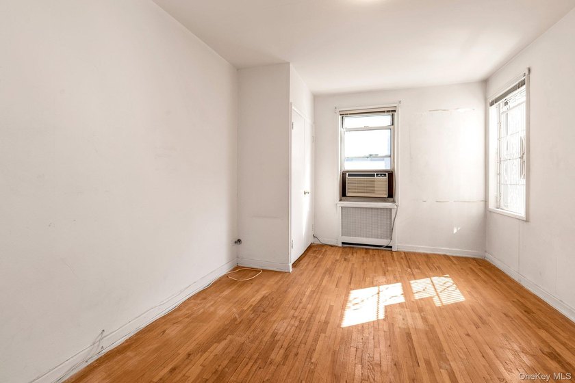 The Greenbriar - Spacious 3-Bedroom with Terrace in the Heart of - photo 16
