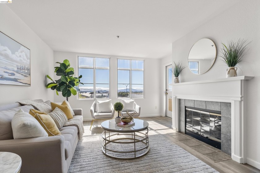 Welcome home to this beautifully updated 2-bedroom, 2-bath - photo 2