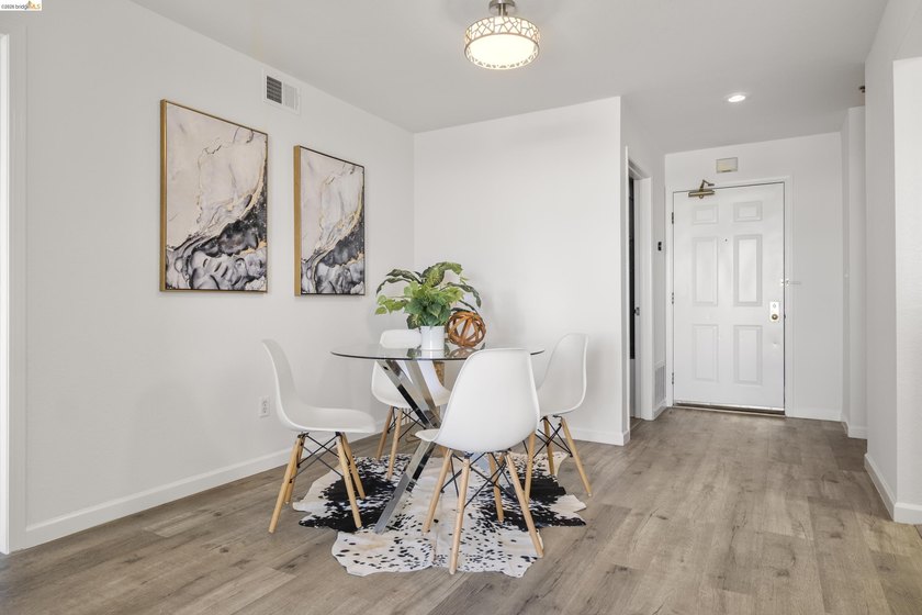 Welcome home to this beautifully updated 2-bedroom, 2-bath - photo 10
