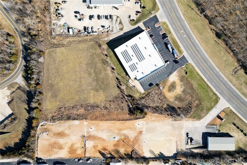 Welcome to FlexPoint Commerce Park, where adaptability meets - photo 13