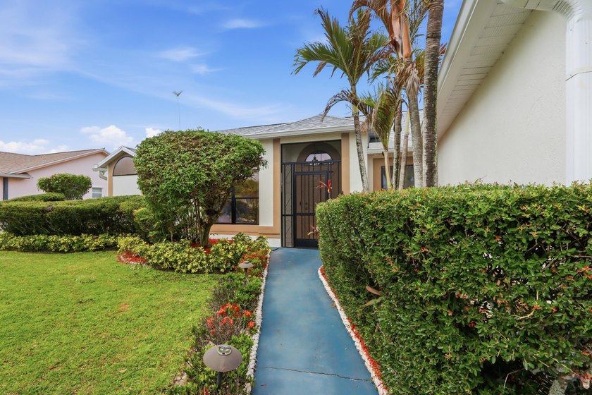 Welcome to this lovely single-story residence located in a - photo 6