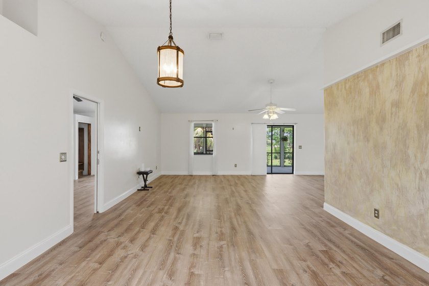 Welcome to this lovely single-story residence located in a - photo 10
