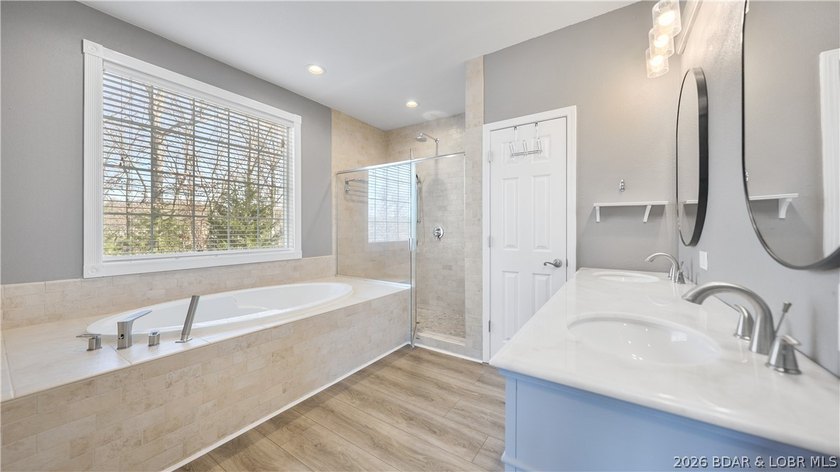 This Four Seasons gem is going to check all of the boxes on your - photo 22