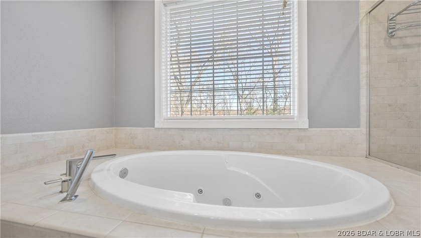 This Four Seasons gem is going to check all of the boxes on your - photo 24