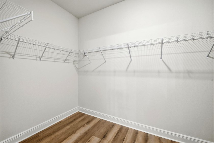 This semi-custom home offers a spacious living with 4 bedrooms - photo 26