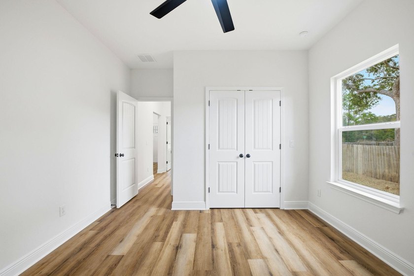 This semi-custom home offers a spacious living with 4 bedrooms - photo 29