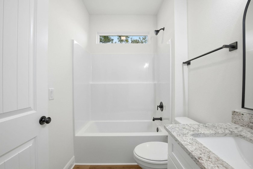 This semi-custom home offers a spacious living with 4 bedrooms - photo 31