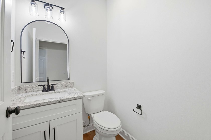 This semi-custom home offers a spacious living with 4 bedrooms - photo 34
