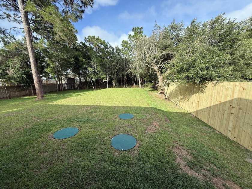 This semi-custom home offers a spacious living with 4 bedrooms - photo 39