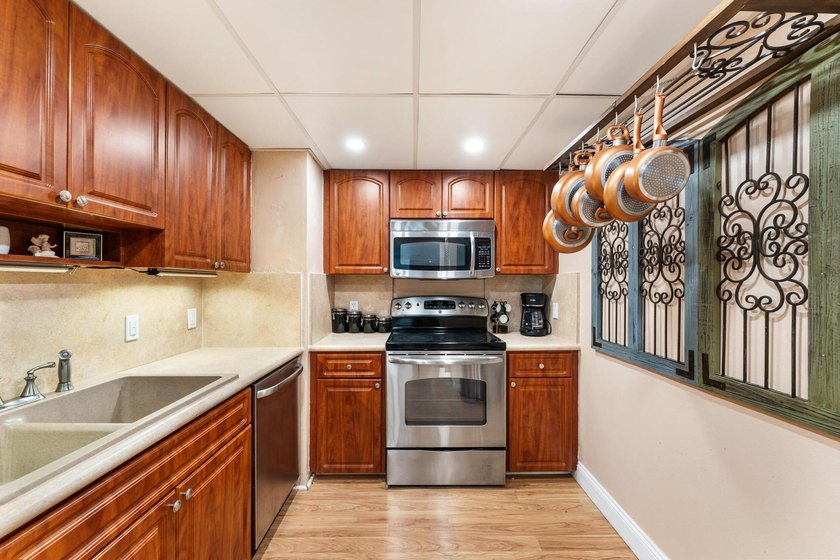 HUGE WIN! ASSESSMENTS completely paid off! Beautifully updated - photo 5