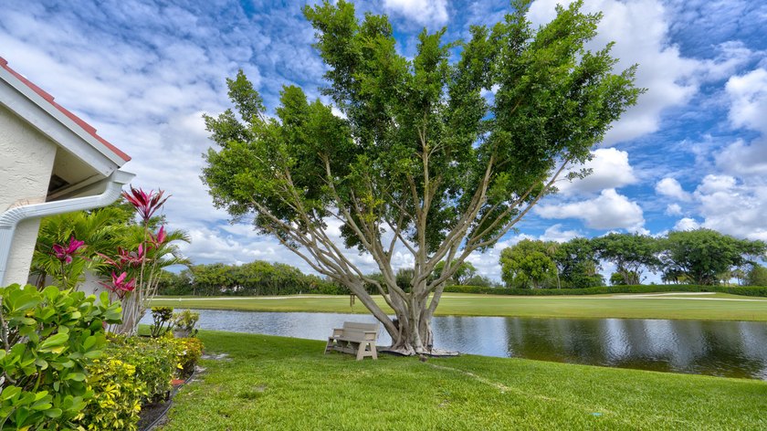 Beautifully Remodeled 2 Bedroom / 2 Bathroom Villa in - photo 19