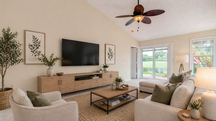 Beautifully Remodeled 2 Bedroom / 2 Bathroom Villa in - photo 46