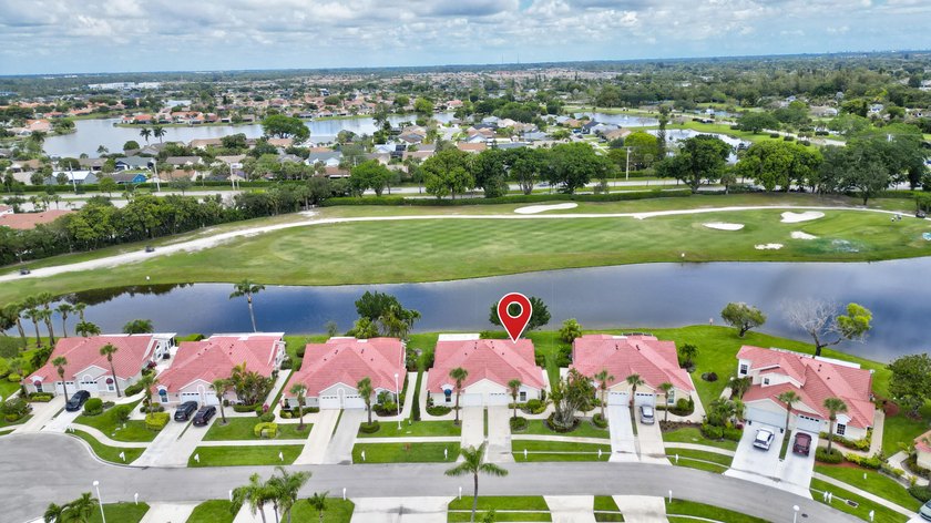 Beautifully Remodeled 2 Bedroom / 2 Bathroom Villa in - photo 50