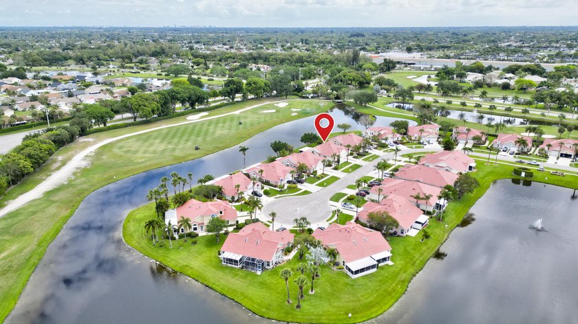 Beautifully Remodeled 2 Bedroom / 2 Bathroom Villa in - photo 58