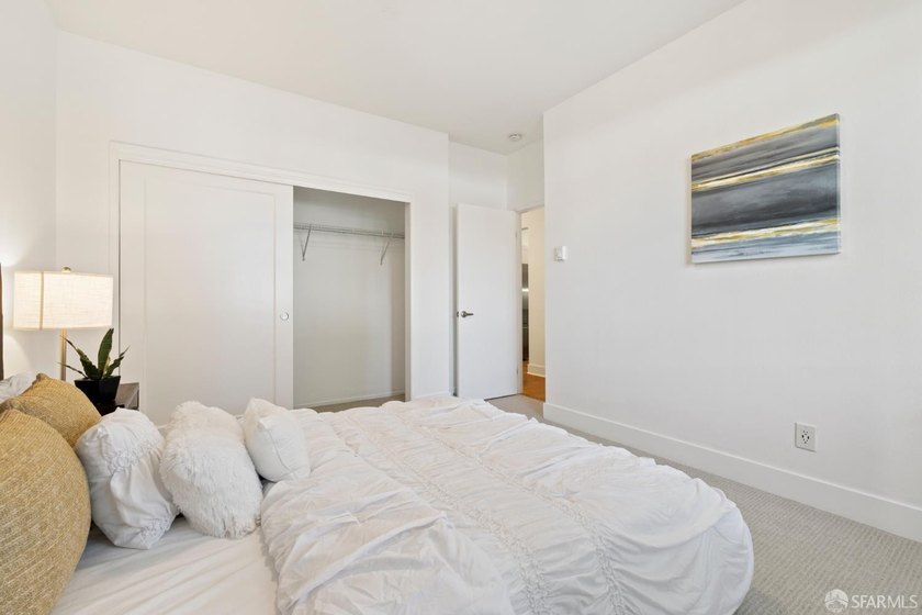 Welcome to this beautifully updated 2 bed/1 bath townhouse-style - photo 10