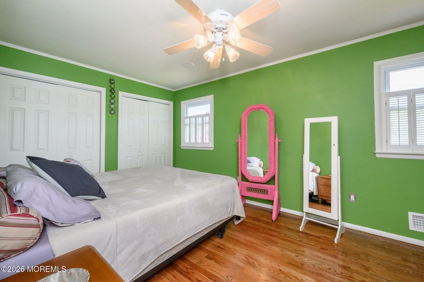 Home Sweet Home! Beautiful 3 Bed 2.5 Bath Expanded Bi-Level with - photo 14