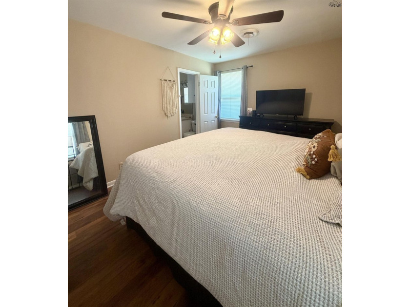 Step inside this 3-bedroom, 1.5-bath home offering comfortable - photo 22