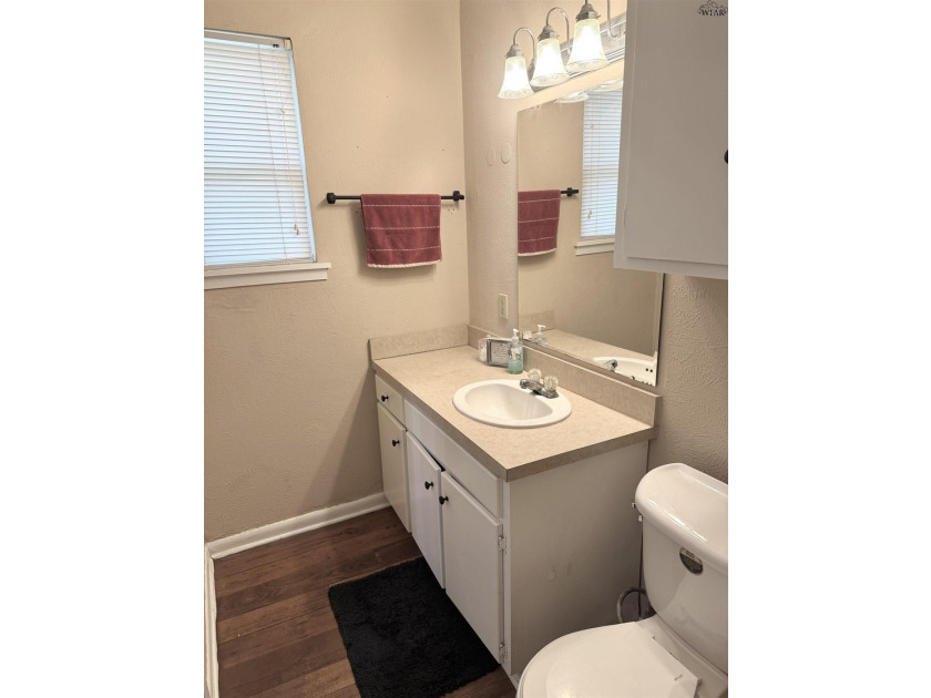 Step inside this 3-bedroom, 1.5-bath home offering comfortable - photo 23