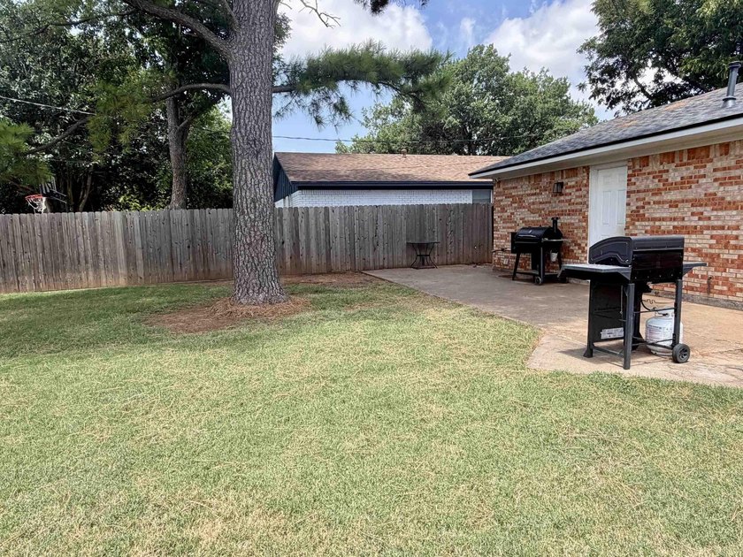 Step inside this 3-bedroom, 1.5-bath home offering comfortable - photo 26