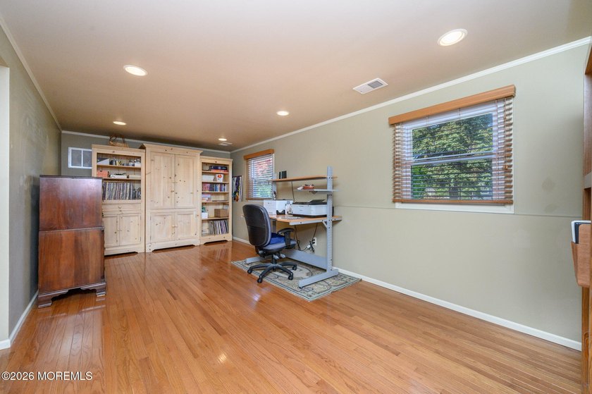 Home Sweet Home! Beautiful 3 Bed 2.5 Bath Expanded Bi-Level with - photo 28