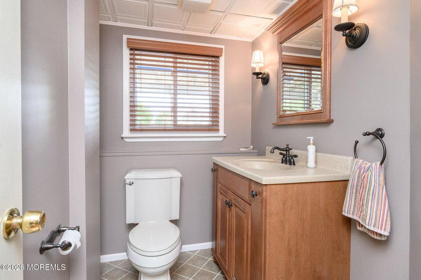 Home Sweet Home! Beautiful 3 Bed 2.5 Bath Expanded Bi-Level with - photo 30