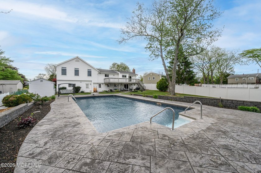 Home Sweet Home! Beautiful 3 Bed 2.5 Bath Expanded Bi-Level with - photo 38