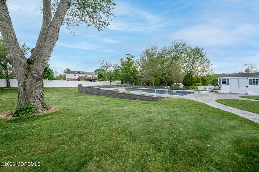 Home Sweet Home! Beautiful 3 Bed 2.5 Bath Expanded Bi-Level with - photo 41