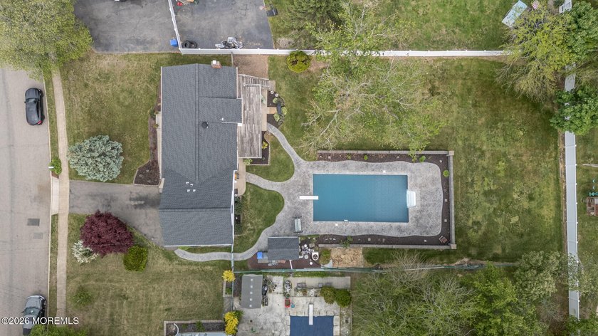 Home Sweet Home! Beautiful 3 Bed 2.5 Bath Expanded Bi-Level with - photo 45