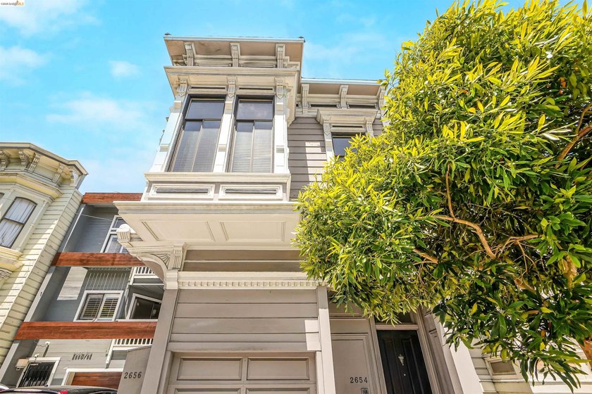 Experience timeless San Francisco living in this exceptional 2 - photo 8