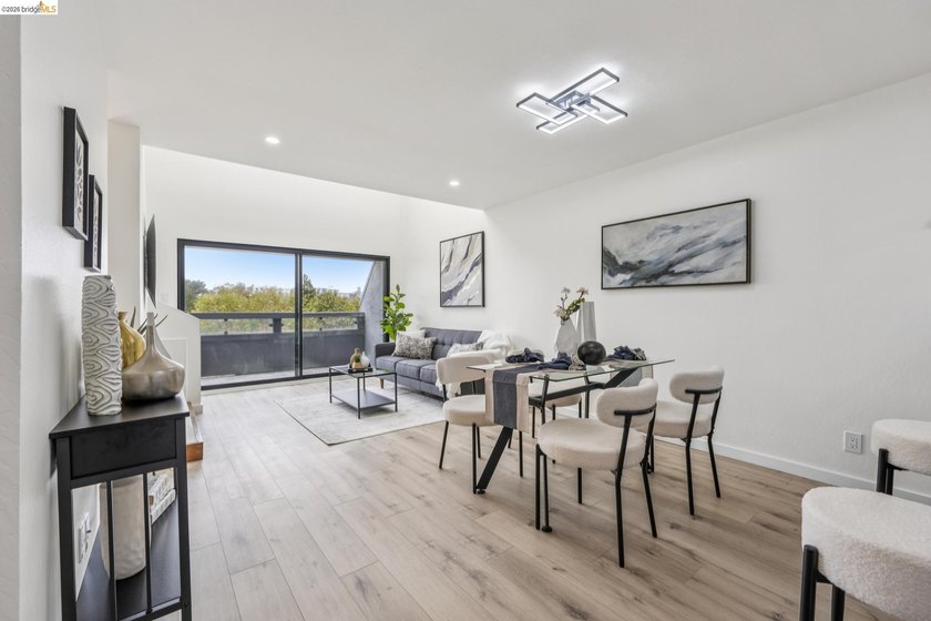 Spacious loft-style one-bedroom, one-and-a-half-bath two story - photo 2