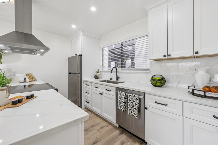 Spacious loft-style one-bedroom, one-and-a-half-bath two story - photo 6