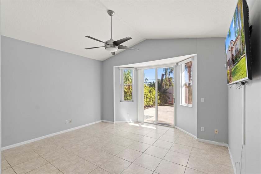 JUST REDUCED BELOW MARKET PRICE FOR QUICK SALE! GREAT INVESTMENT - photo 17