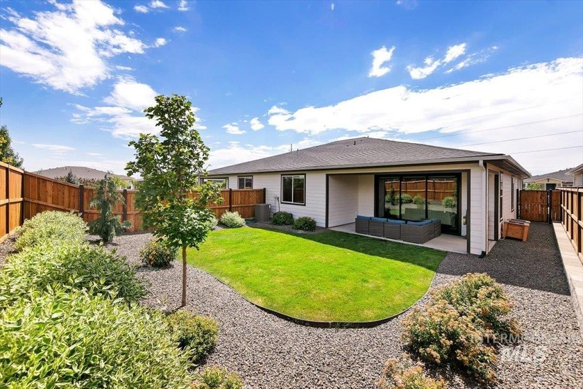 Enjoy refined, low-maintenance living in this beautifully - photo 33