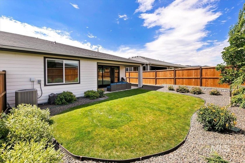 Enjoy refined, low-maintenance living in this beautifully - photo 34