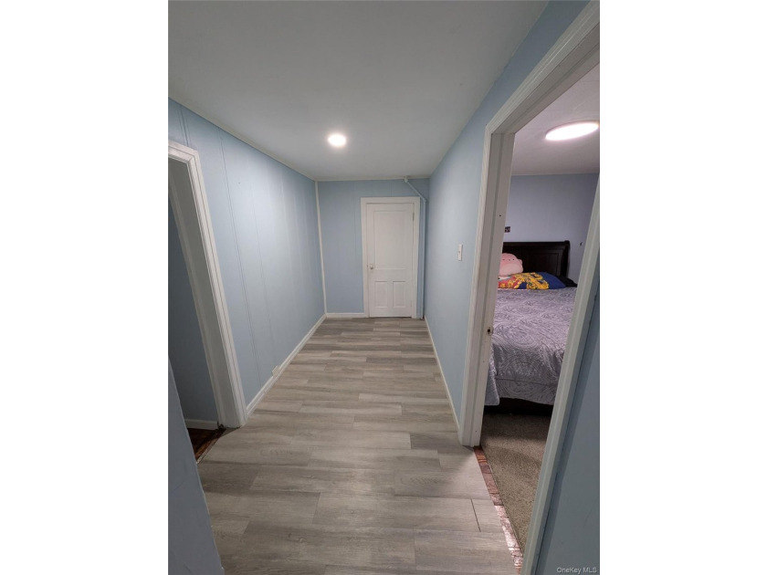 Welcome to this charming home in the heart of Suffolk County! - photo 5