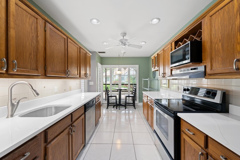 Charming 2-Bedroom, 2-Bath Villa in Desirable Deer Creek! - photo 14