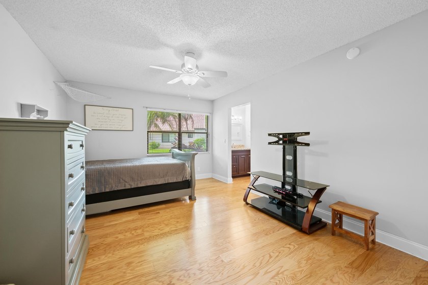 Charming 2-Bedroom, 2-Bath Villa in Desirable Deer Creek! - photo 29
